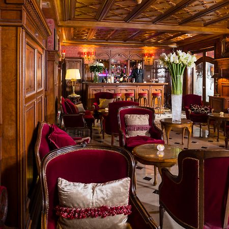 Hotel Regina Louvre Paris Exterior foto The bar at the Hotel de Crillon