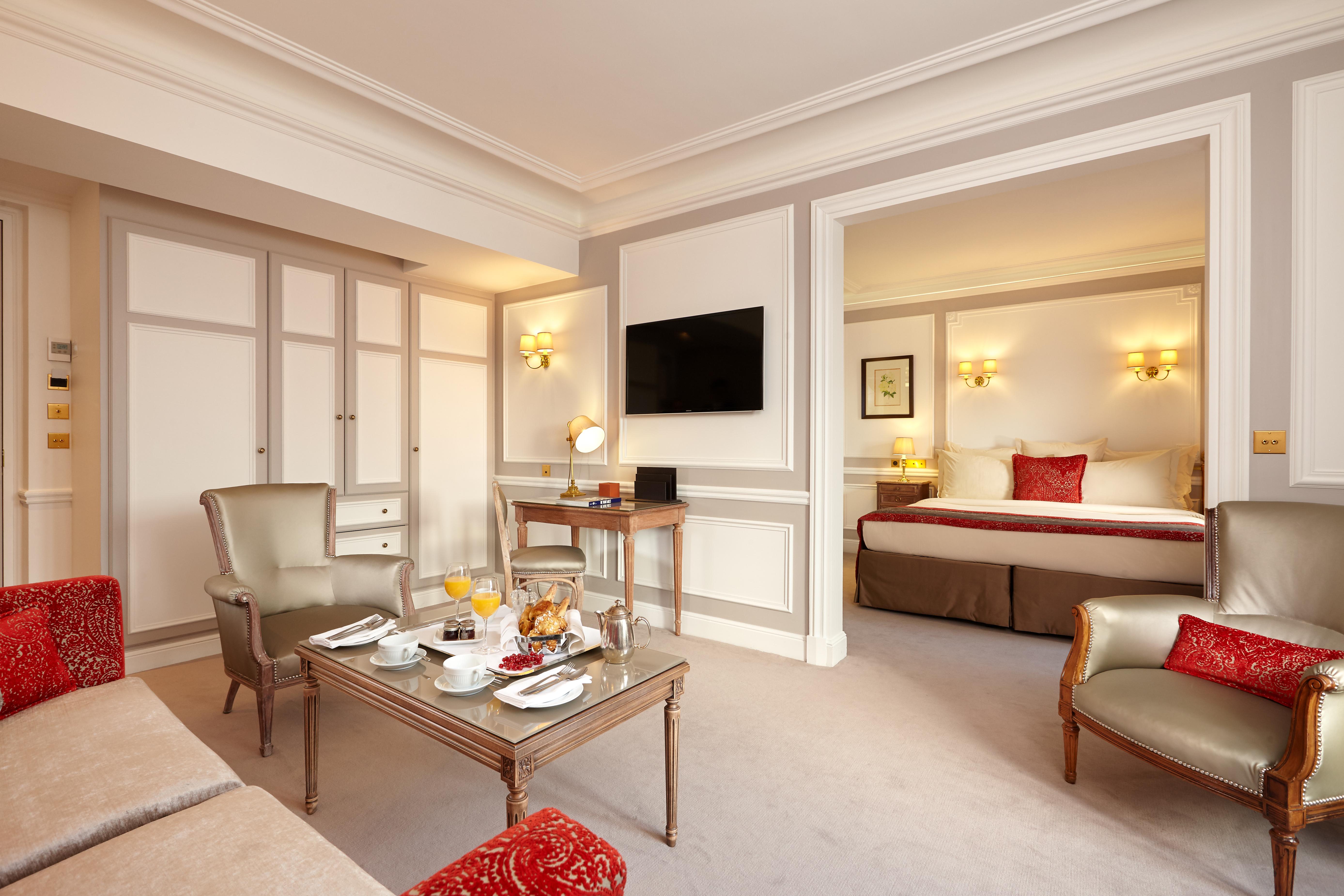 Hotel Regina Louvre Paris Exterior foto A suite at the hotel
