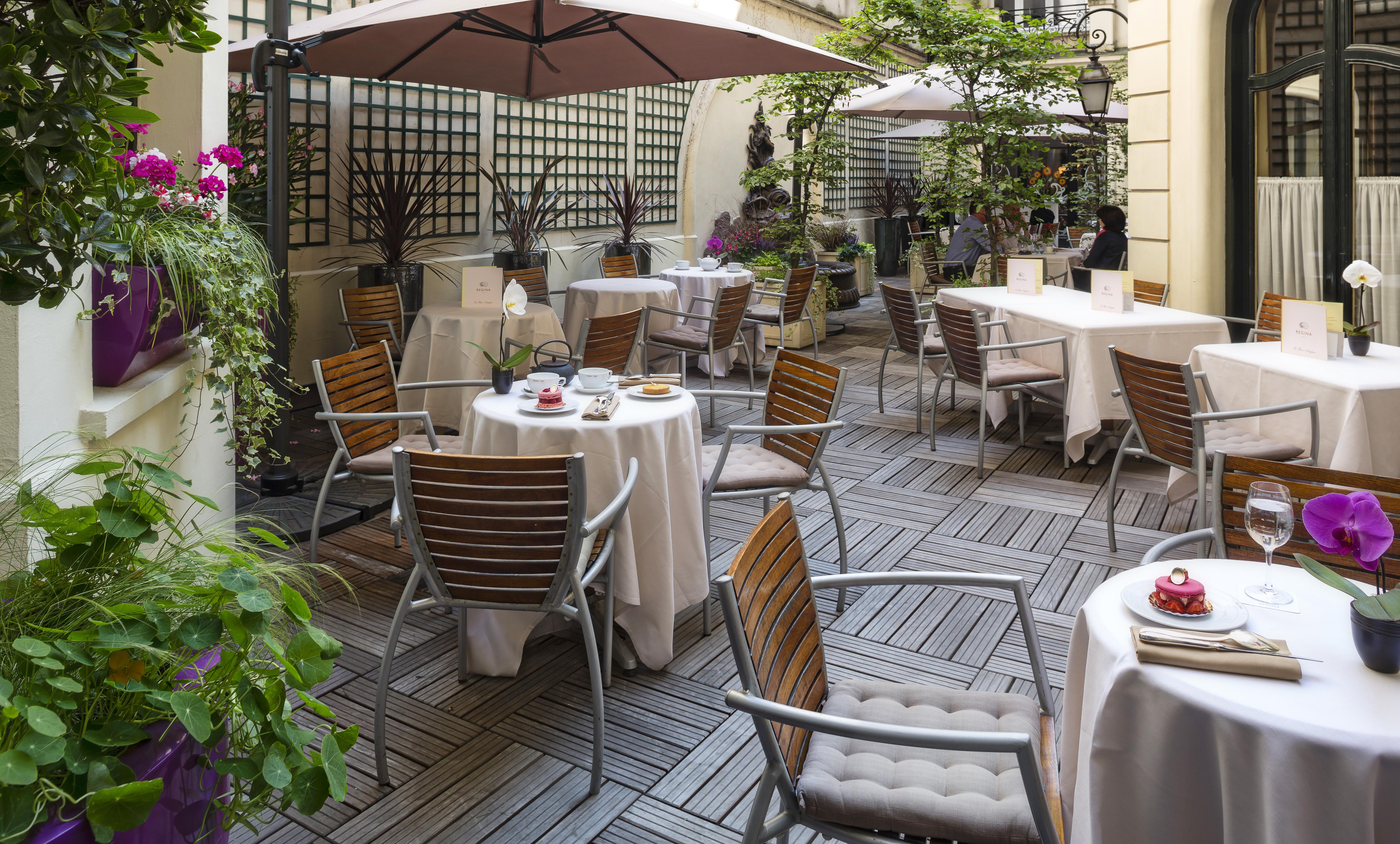 Hotel Regina Louvre Paris Exterior foto The hotel's terrace