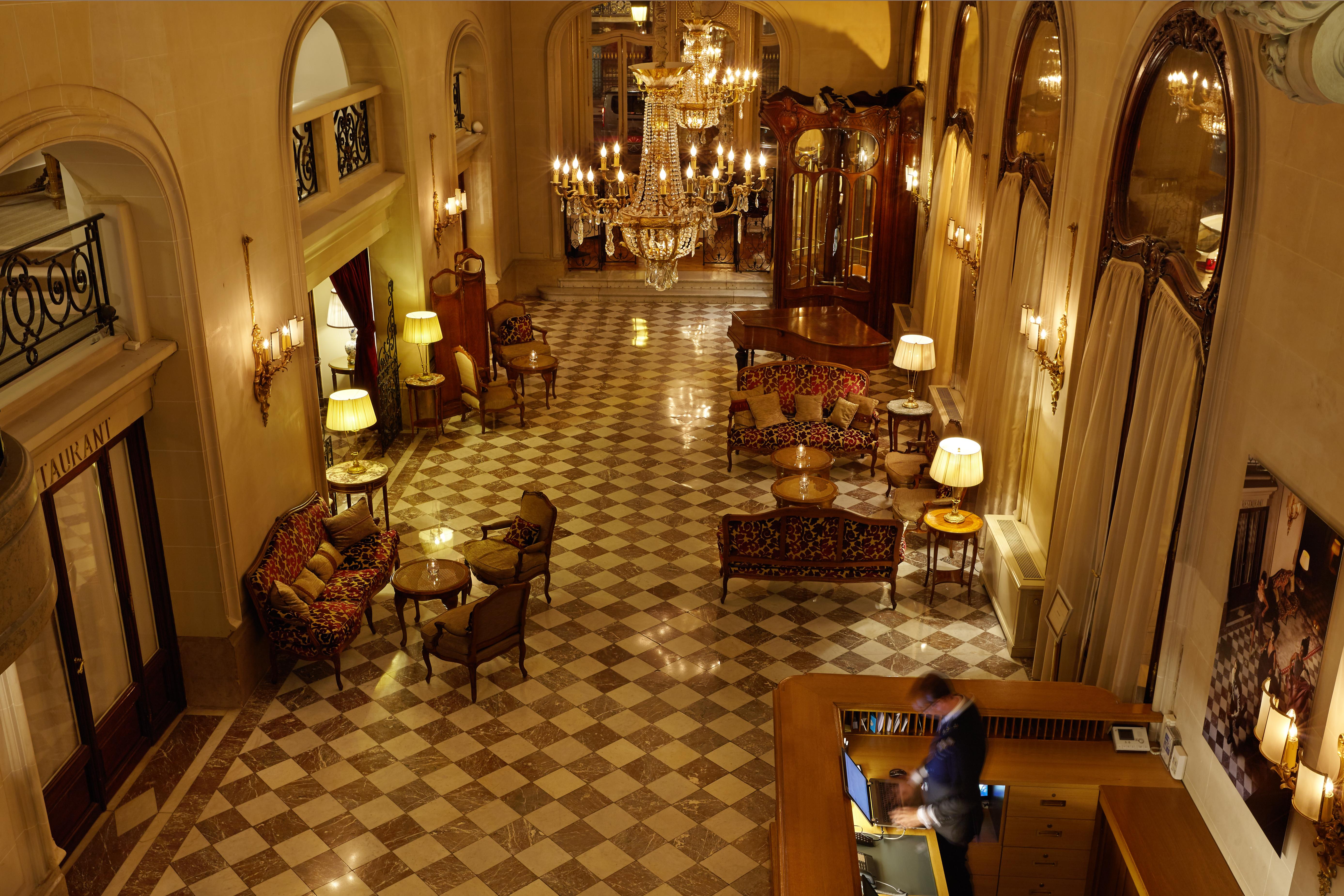 Hotel Regina Louvre Paris Exterior foto The lobby of the hotel