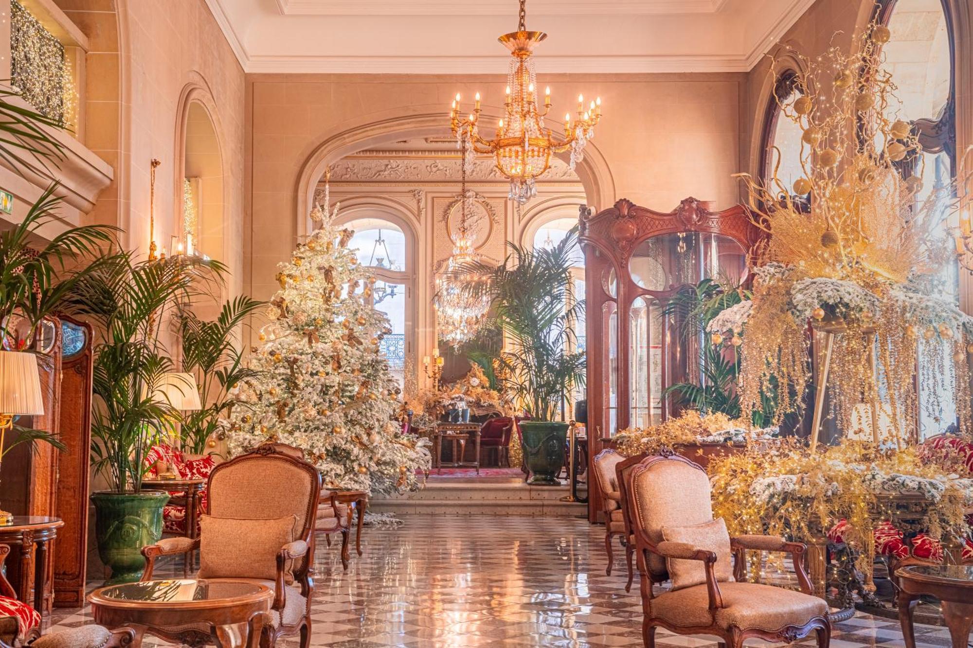 Hotel Regina Louvre Paris Exterior foto The lobby of the Pierre Hotel